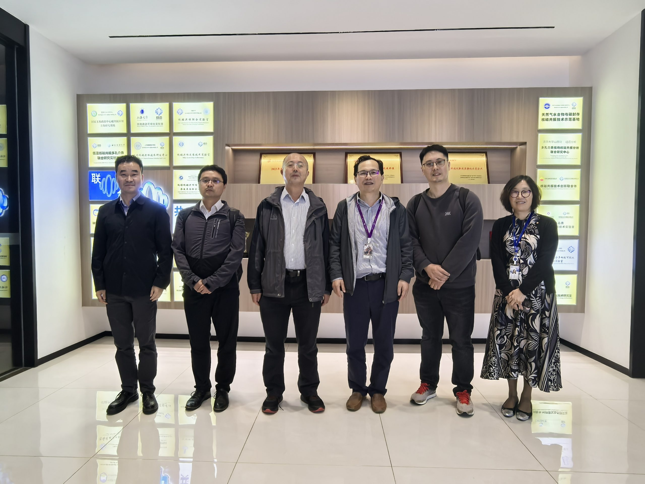 中国石油长城钻探卢毓周高级专家一行到访华体会在线-华体会中国
考察指导！